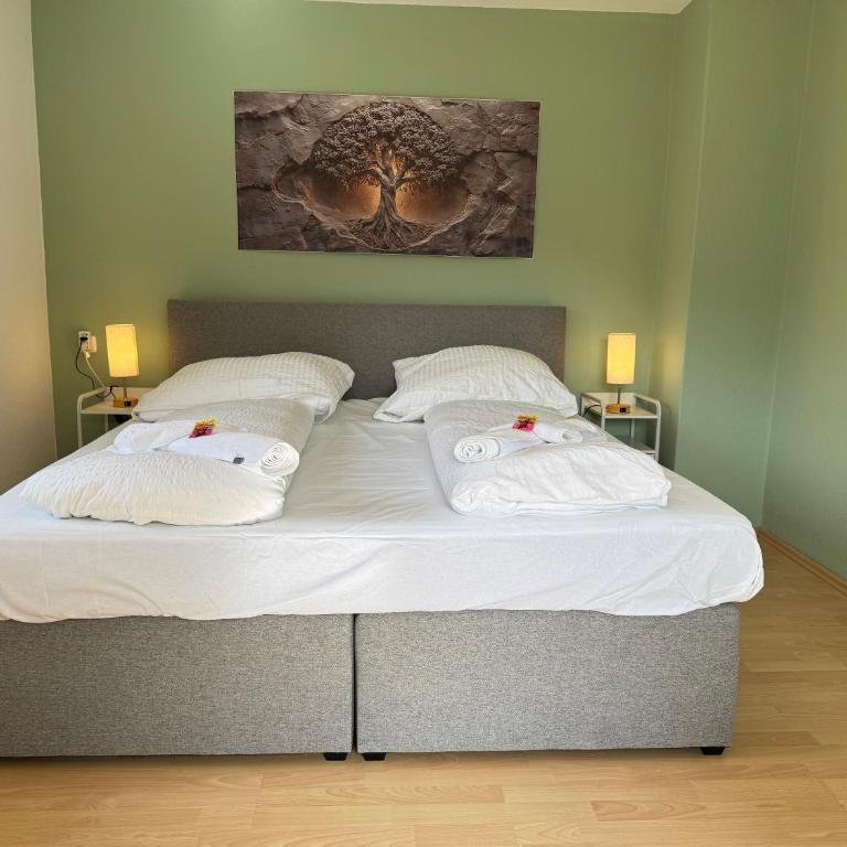 FeWo Karwendelwald nahe Wanderweg, Skilift, Isar und Edeka - Two-Bedroom Apartment - 1