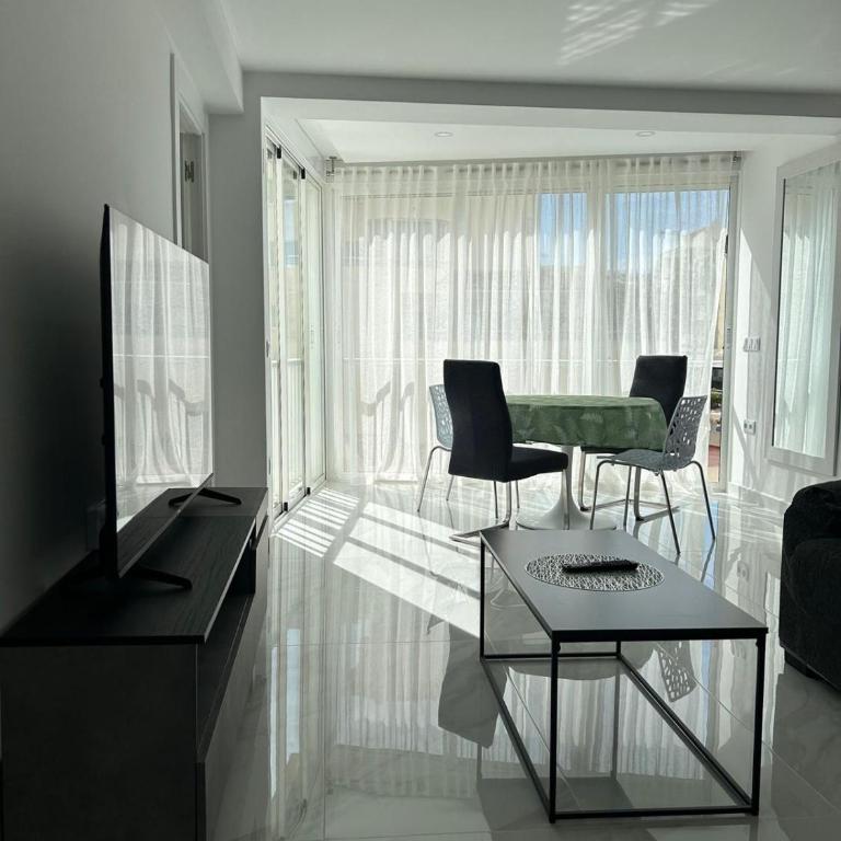 Apartamento Blanco Albir - Apartamento de 2 dormitorios - 2