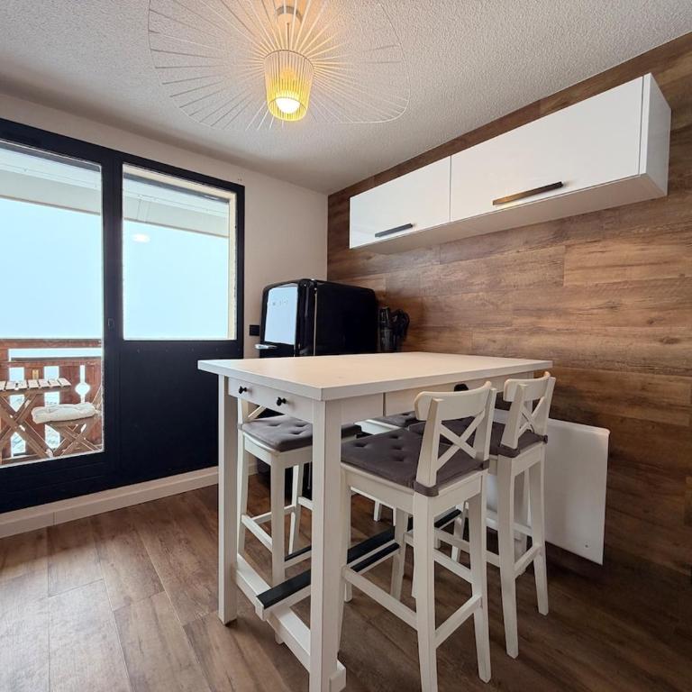 Logement cosy & rénové - Vue exceptionnelle - Appartement 1 Chambre avec Balcon et Vue sur les Montagnes - 15