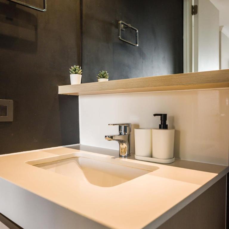 Chic 2BR Unique Stay in the Heart of Providencia - Apartment - 15