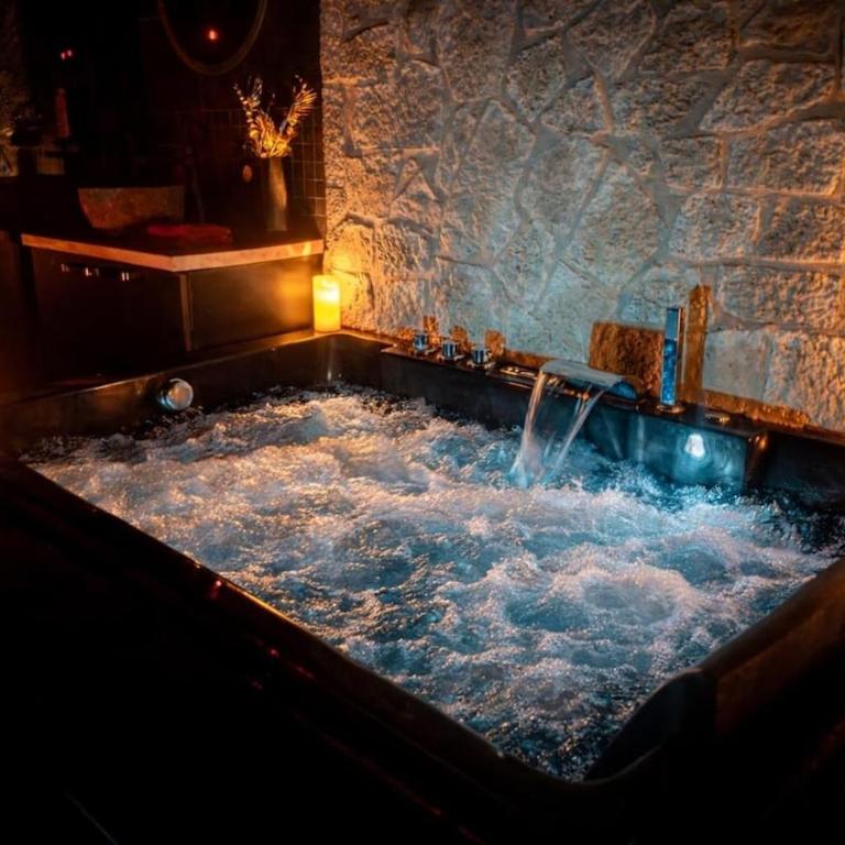 Studio La Tentation - Spa, Champagne, Lit King Size, Clim - Apartment mit 1 Schlafzimmer - 1