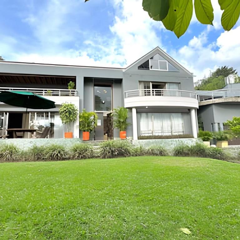 Medellin Mansion 680 m2 with pool and steam room - Villa - 1