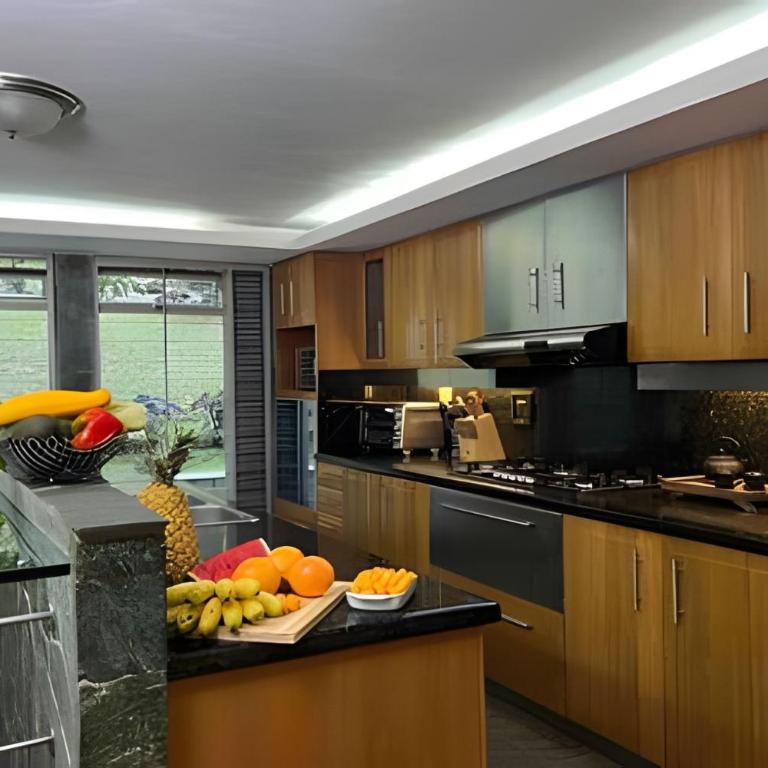 Medellin Mansion 680 m2 with pool and steam room - Villa - 18