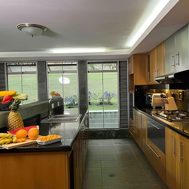 Medellin Mansion 680 m2 with pool and steam room - Villa - 20