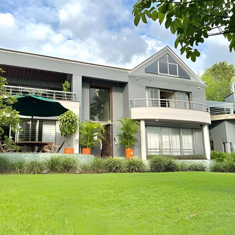 Medellin Mansion 680 m2 with pool and steam room - Villa - 22