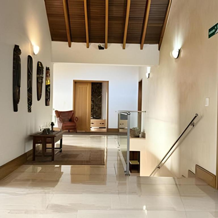 Medellin Mansion 680 m2 with pool and steam room - Villa - 32