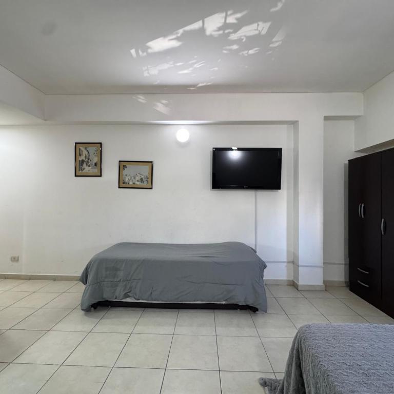 Cares Azcuénaga, Morón, Buenos Aires - Estudio con sofá cama - 5