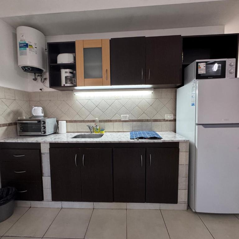Cares Azcuénaga, Morón, Buenos Aires - Estudio con sofá cama - 8