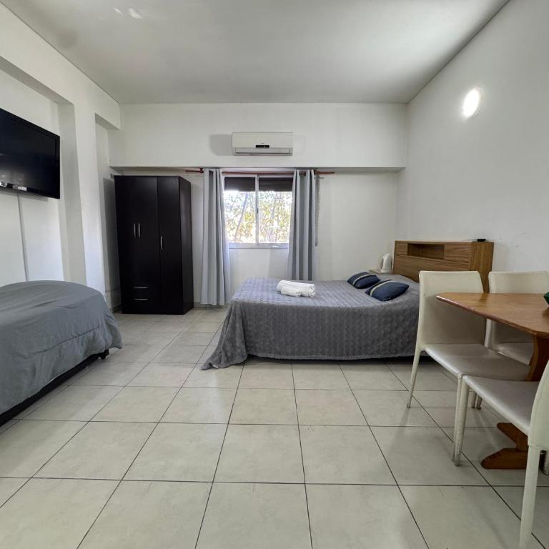 Cares Azcuénaga, Morón, Buenos Aires - Estudio con sofá cama - 12