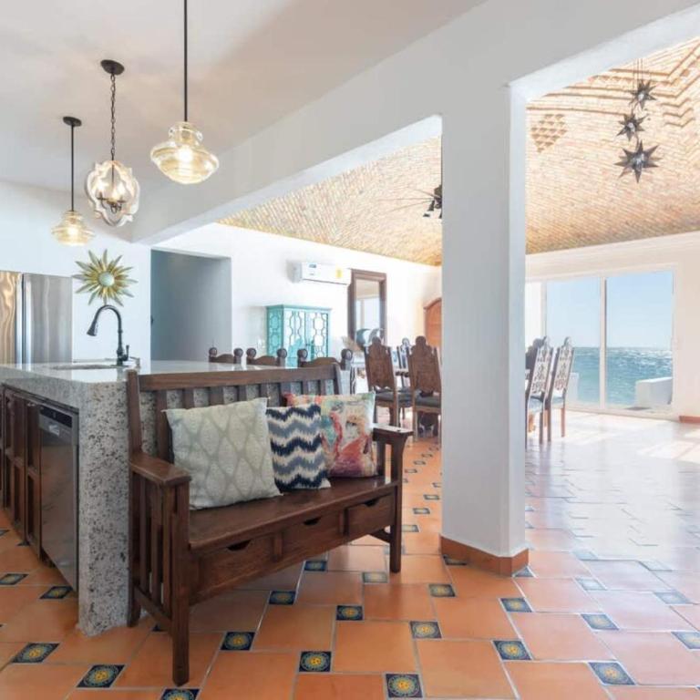 Luxury & Spacious Beachfront Home Casa Espiritu - Apartamento - 9