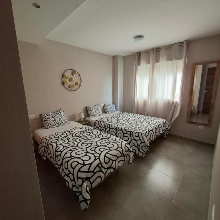 CENTRUM 4 - Two-Bedroom Deluxe Apartment - 3
