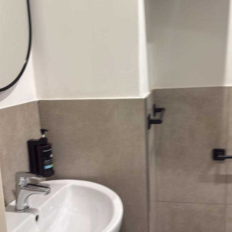 Garibaldi 12, opposite the main train station - Vacation Home - 24