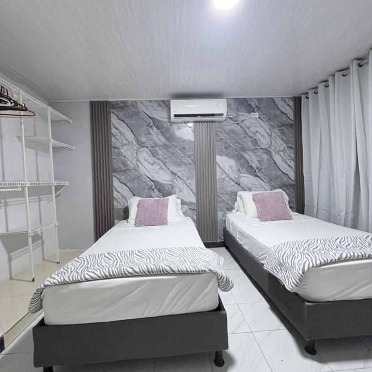 Apartamento Palo Alto - Habitación Doble con baño privado - 1 o 2 camas - 3