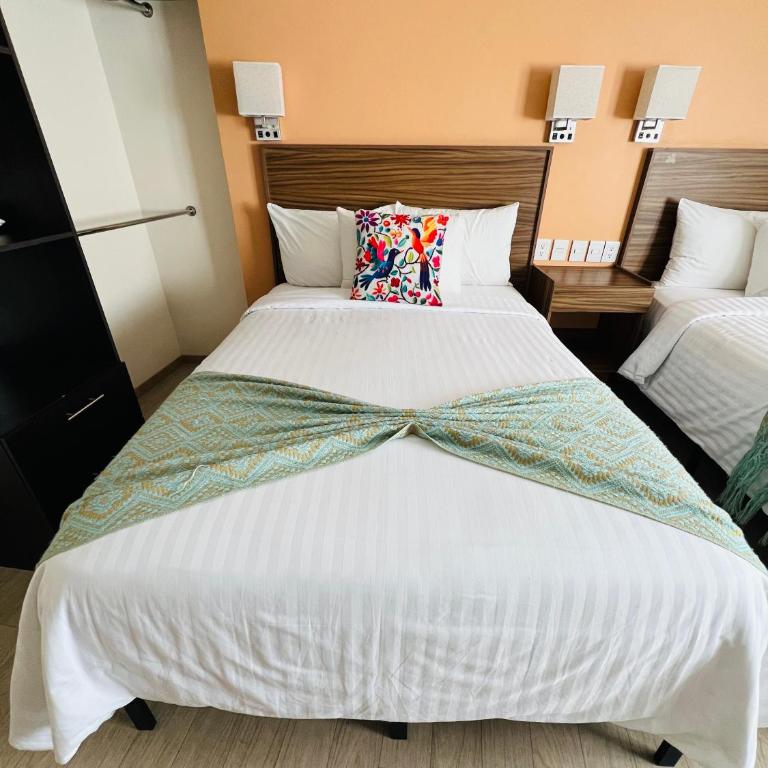 Suites del Jardín Principal - Quadruple Room with Mountain View - 7