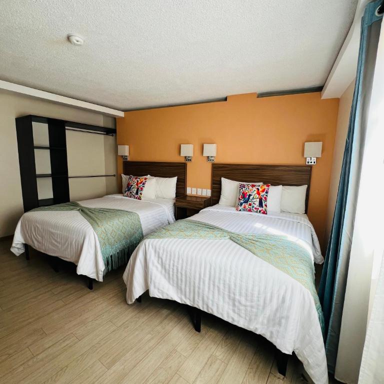 Suites del Jardín Principal - Quadruple Room with Mountain View - 8