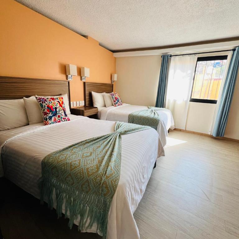 Suites del Jardín Principal - Quadruple Room with Mountain View - 1