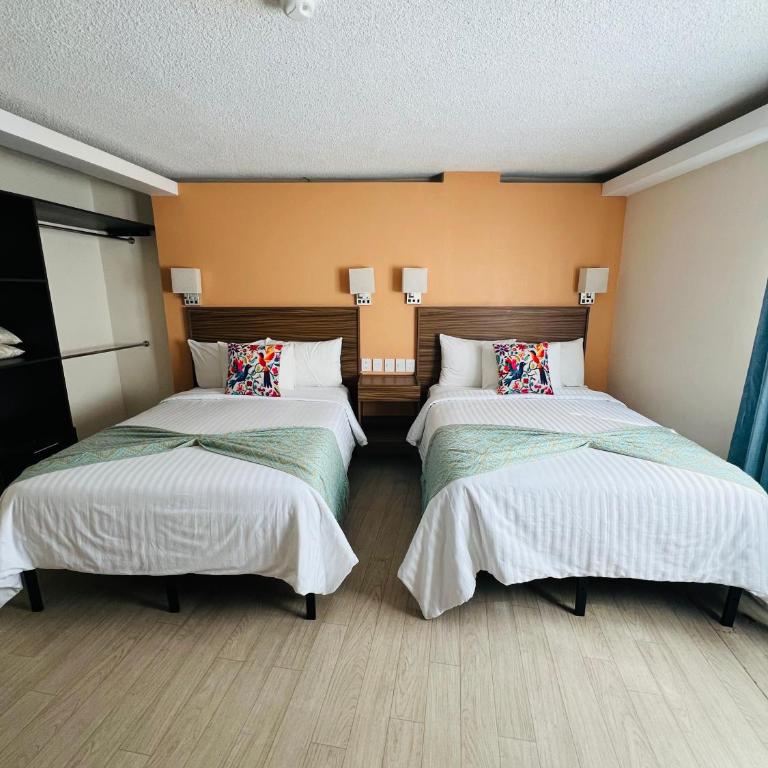 Suites del Jardín Principal - Quadruple Room with Mountain View - 11