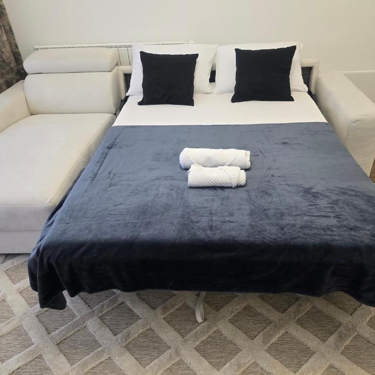 Lux Apartments Maya 1 - Apartman sa 2 Spavaće Sobe i Balkonom - 47