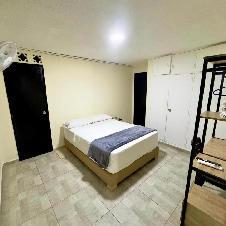 Hotel Estadio 80 - Habitación Doble Deluxe - 2 camas dobles - 8