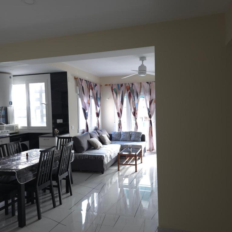 Sea view apartment - Three-Bedroom Apartment - 11