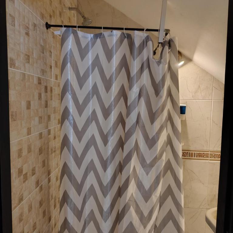 Shalom Home90 - Habitación Familiar con baño privado - 4