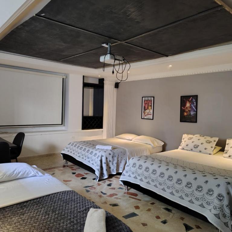 Shalom Home90 - Habitación Familiar con baño privado - 1