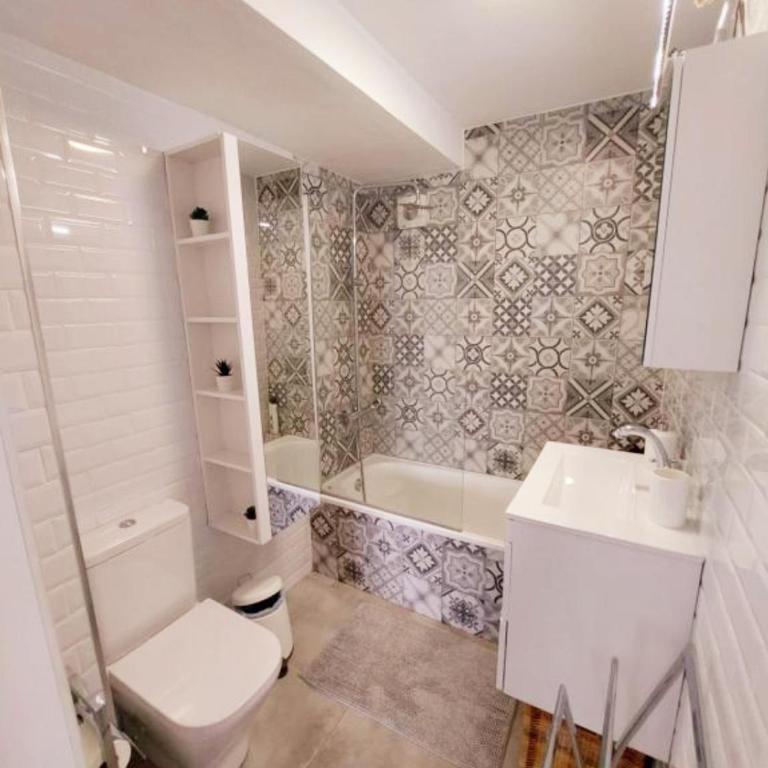 Beautiful sea views cozy apartment 350 m from beach - Apartamento de 2 dormitorios - 32
