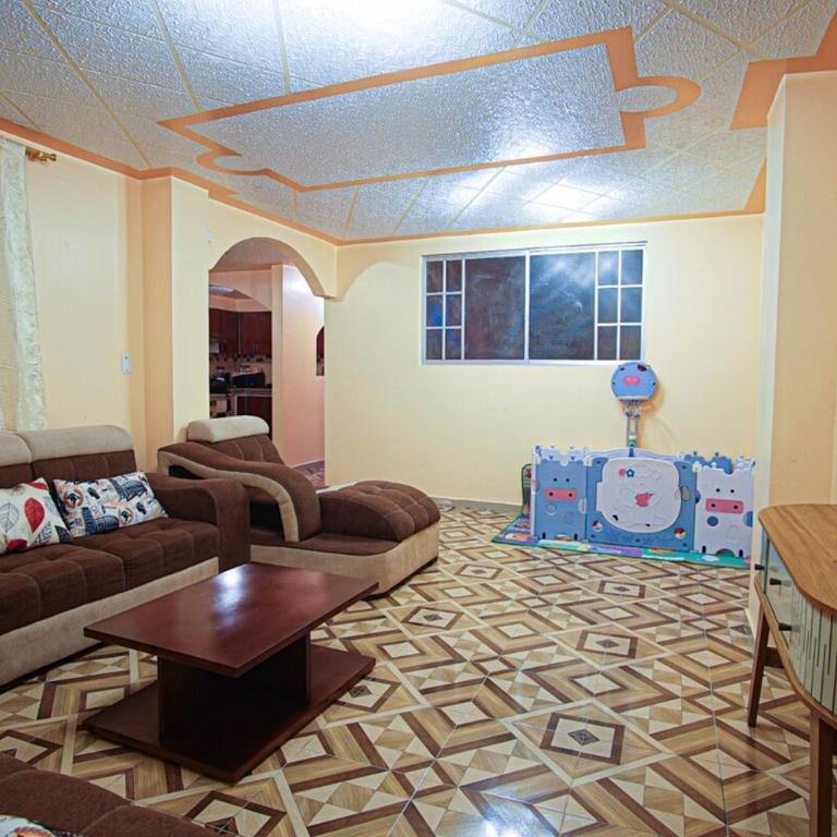 Your Home in Riobamba 3 Bedrooms Bathtub Parking Total Comfort - Three-Bedroom Apartment - 6