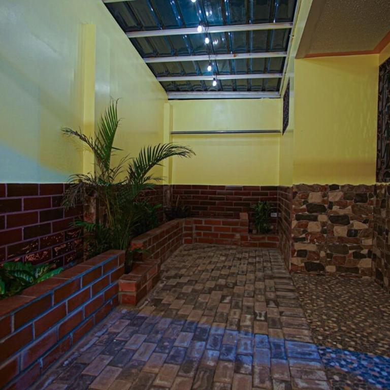 Your Home in Riobamba 3 Bedrooms Bathtub Parking Total Comfort - Three-Bedroom Apartment - 21