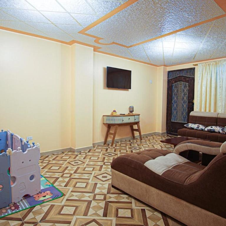 Your Home in Riobamba 3 Bedrooms Bathtub Parking Total Comfort - Three-Bedroom Apartment - 24