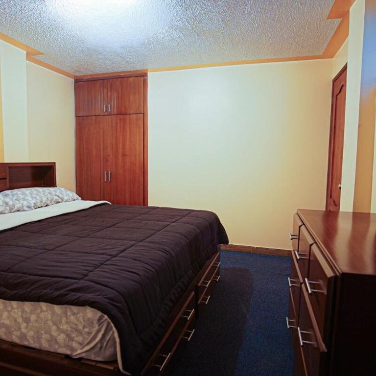 Your Home in Riobamba 3 Bedrooms Bathtub Parking Total Comfort - Three-Bedroom Apartment - 28