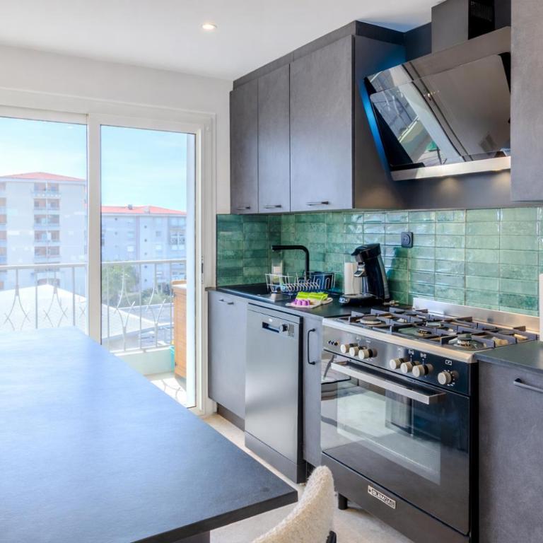 JEANNE DARC - Spacieux, 6 personnes, Vue Mer, Terrasse, Familial - Appartement 2 Chambres - 14