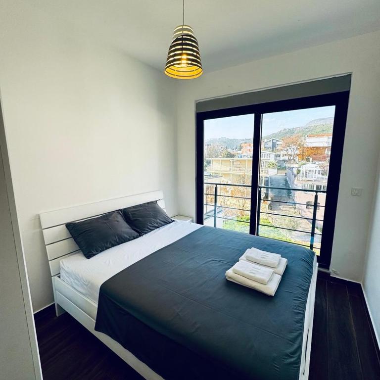 K-Club Apartments - One-Bedroom Apartment with Balcony and Mountain View - 5