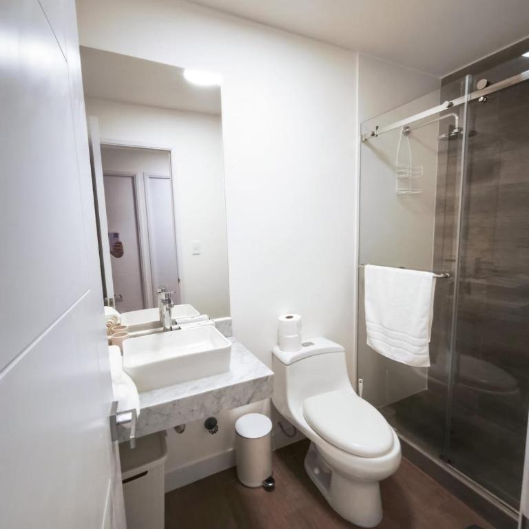3BR Miraflores - Pool & Jacuzzi in the Heart of the City - Three-Bedroom Apartment - 5