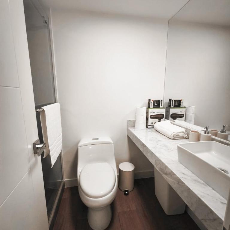 3BR Miraflores - Pool & Jacuzzi in the Heart of the City - Three-Bedroom Apartment - 9