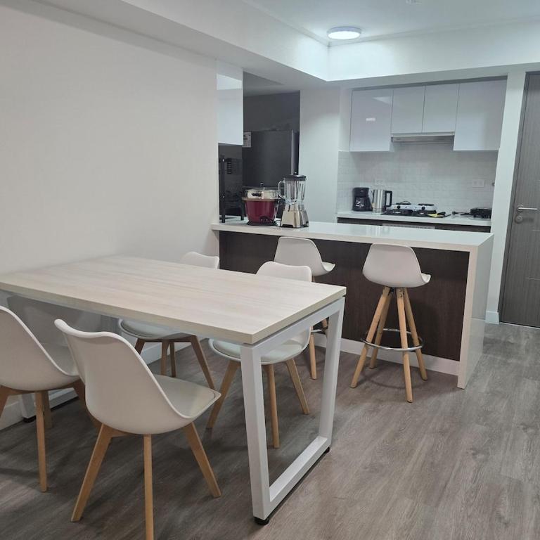 3BR Miraflores - Pool & Jacuzzi in the Heart of the City - Three-Bedroom Apartment - 12