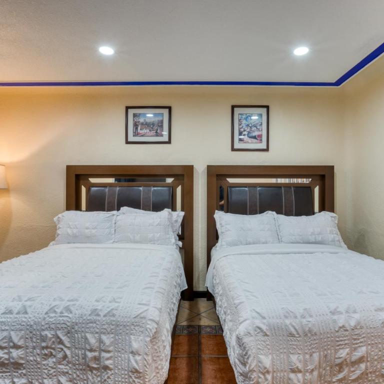 Casa Blue - Double Room with Shared Bathroom - 7