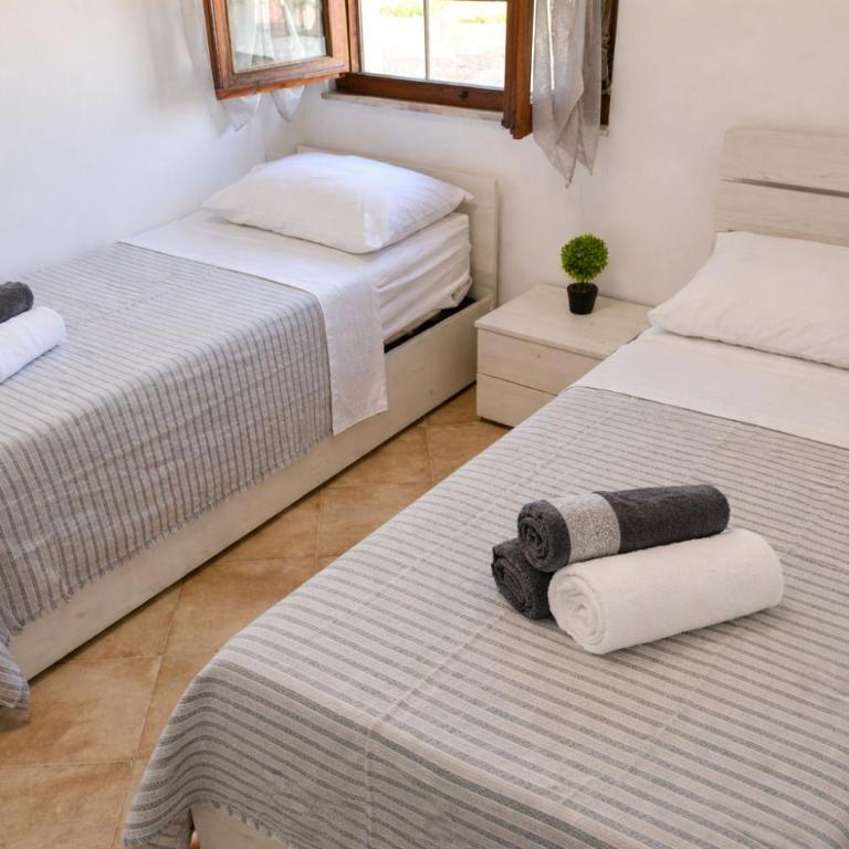 Emily Home Holidays - Appartamento Deluxe con 2 Camere da Letto e Balcone - 3