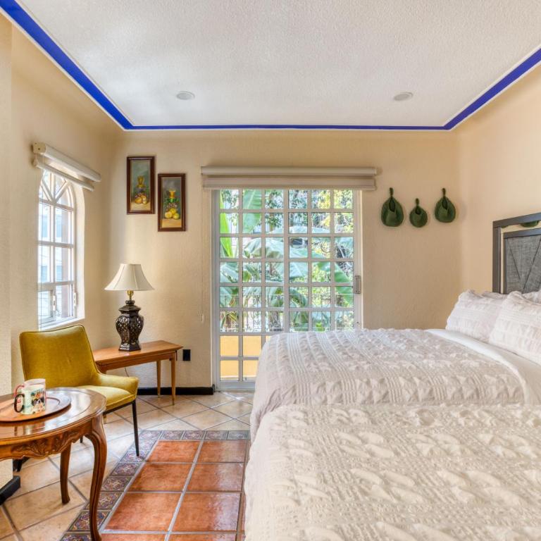 Casa Blue - Double Room with Shared Bathroom - 23