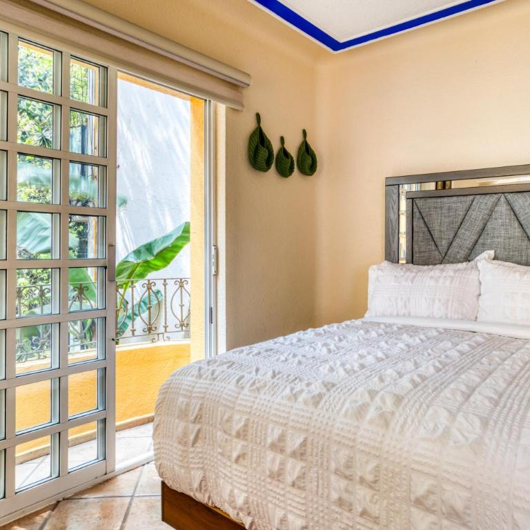 Casa Blue - Double Room with Shared Bathroom - 18