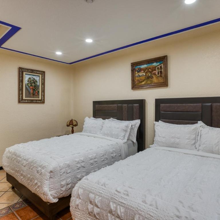 Casa Blue - Double Room with Shared Bathroom - 35