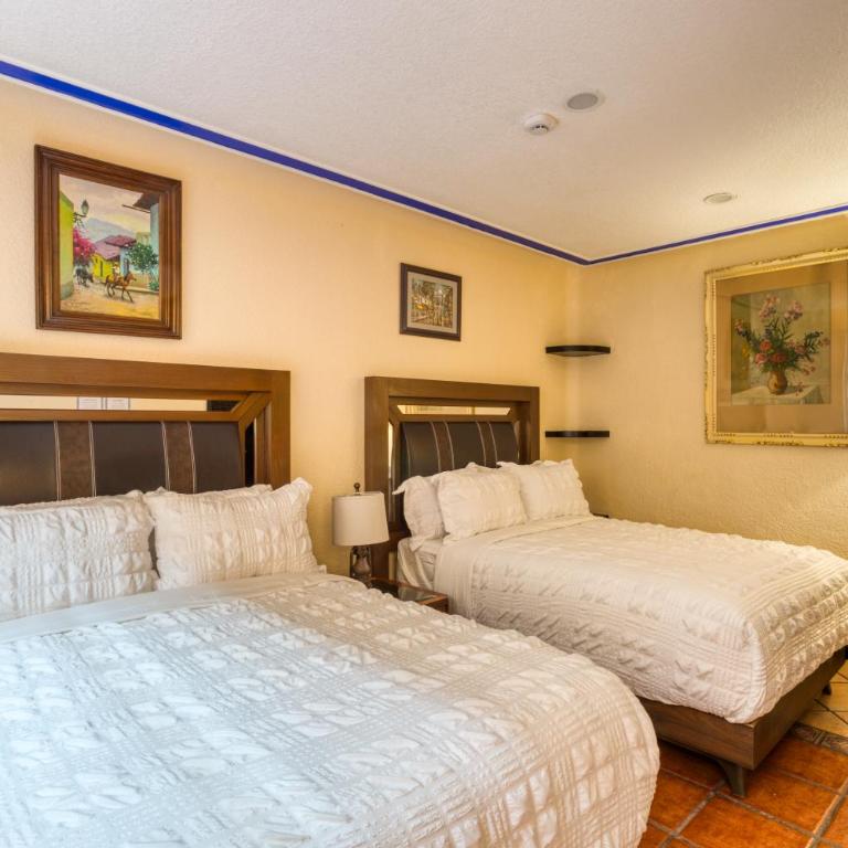 Casa Blue - Double Room with Private Bathroom - 6