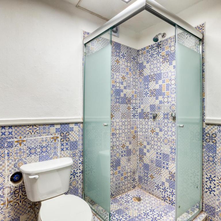Casa Blue - Double Room with Private Bathroom - 10