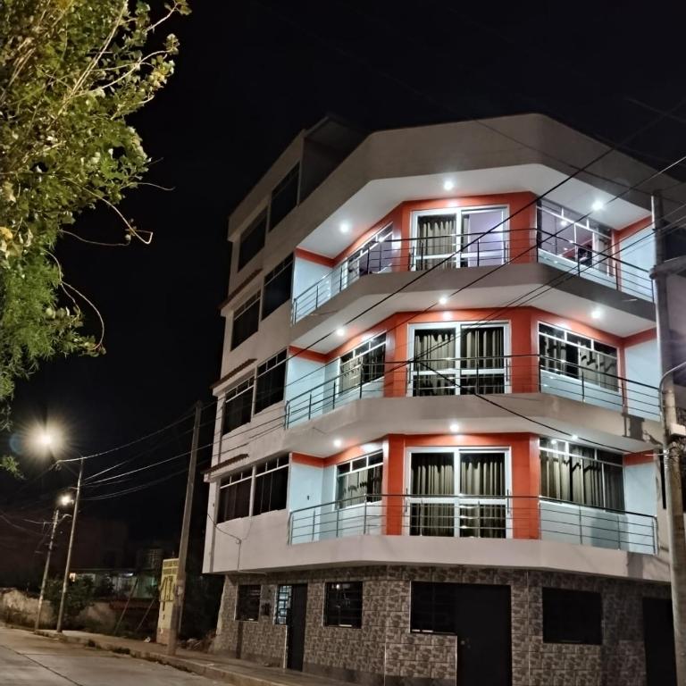 Refugio del Viajero Huaraz - Family Room with Private Bathroom - 1