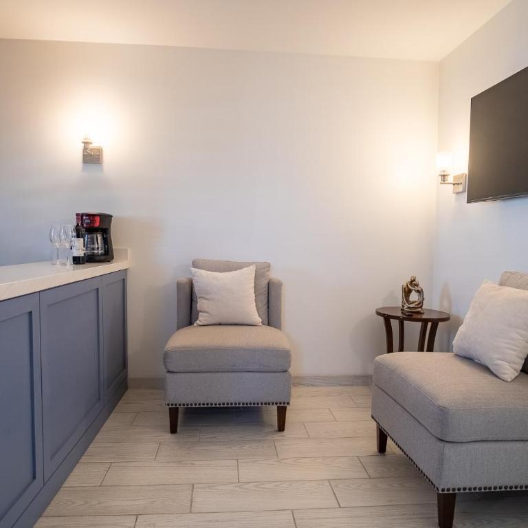 New Downtown Apt for 2, 5 min to the Beach and DT, WIF and AC - One-Bedroom Apartment - 20