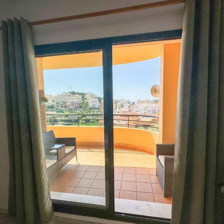 Bright & quiet 2BR flat w/ large terrace & pool - Apartamento de 2 dormitorios - 26