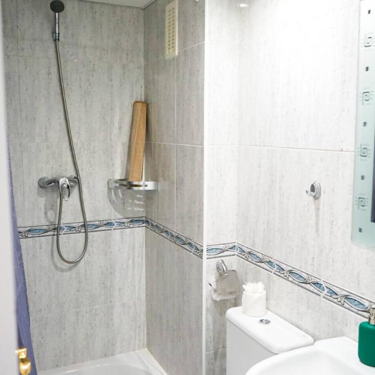 Bright & quiet 2BR flat w/ large terrace & pool - Apartamento de 2 dormitorios - 45
