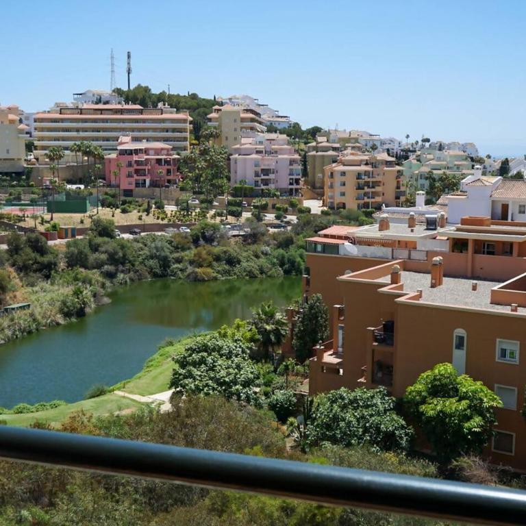 Bright & quiet 2BR flat w/ large terrace & pool - Apartamento de 2 dormitorios - 46