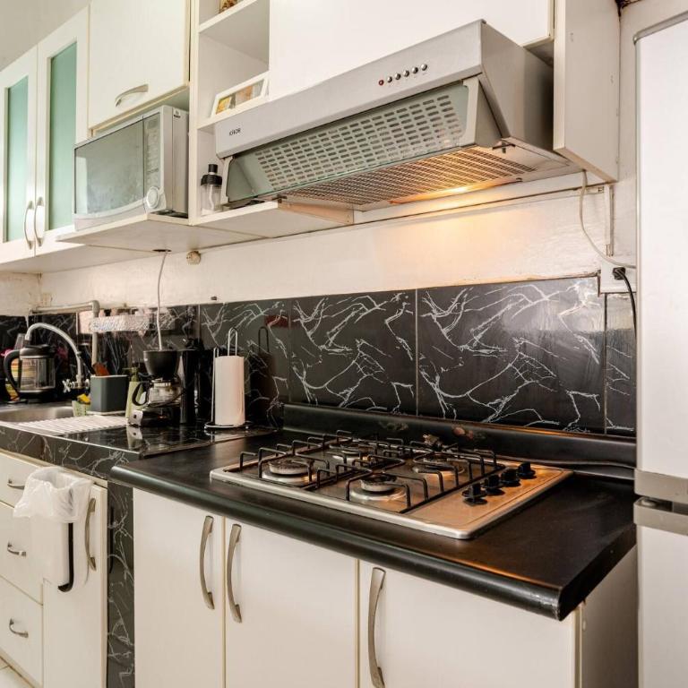 Cozy 2BR - Heart of Barranco - Walk to Everywhere - Apartamento - 5