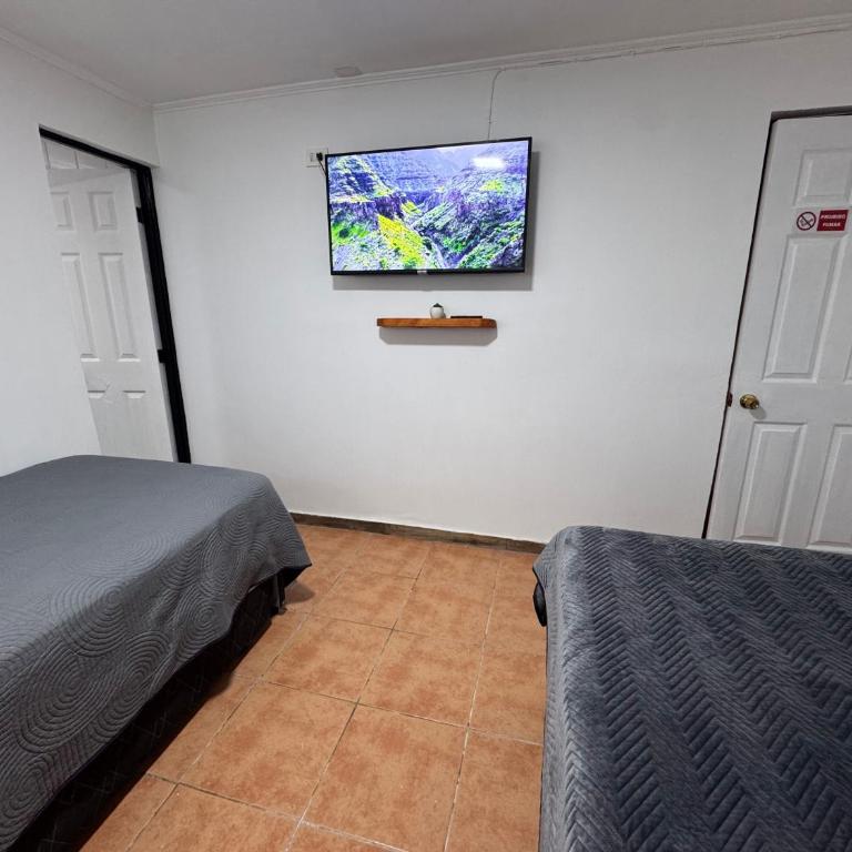 Residencial Don Santiago - Triple Room with Private Bathroom - 2